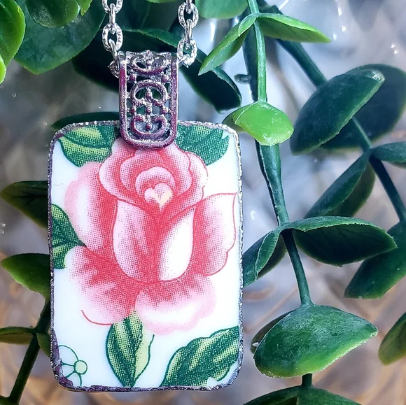 2 Necklaces - Picture 3 of 7